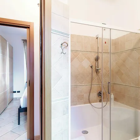 Il Lauro - By Myhomeincomo * كومو