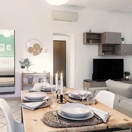 Il Lauro - By Myhomeincomo * كومو