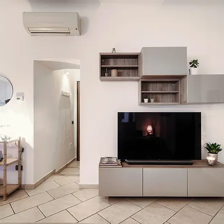 Il Lauro - By Myhomeincomo شقة *